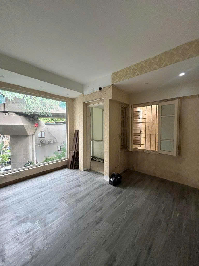 Đường láng - Lô Góc - Oto - Kinh Doanh sầm uất có 102